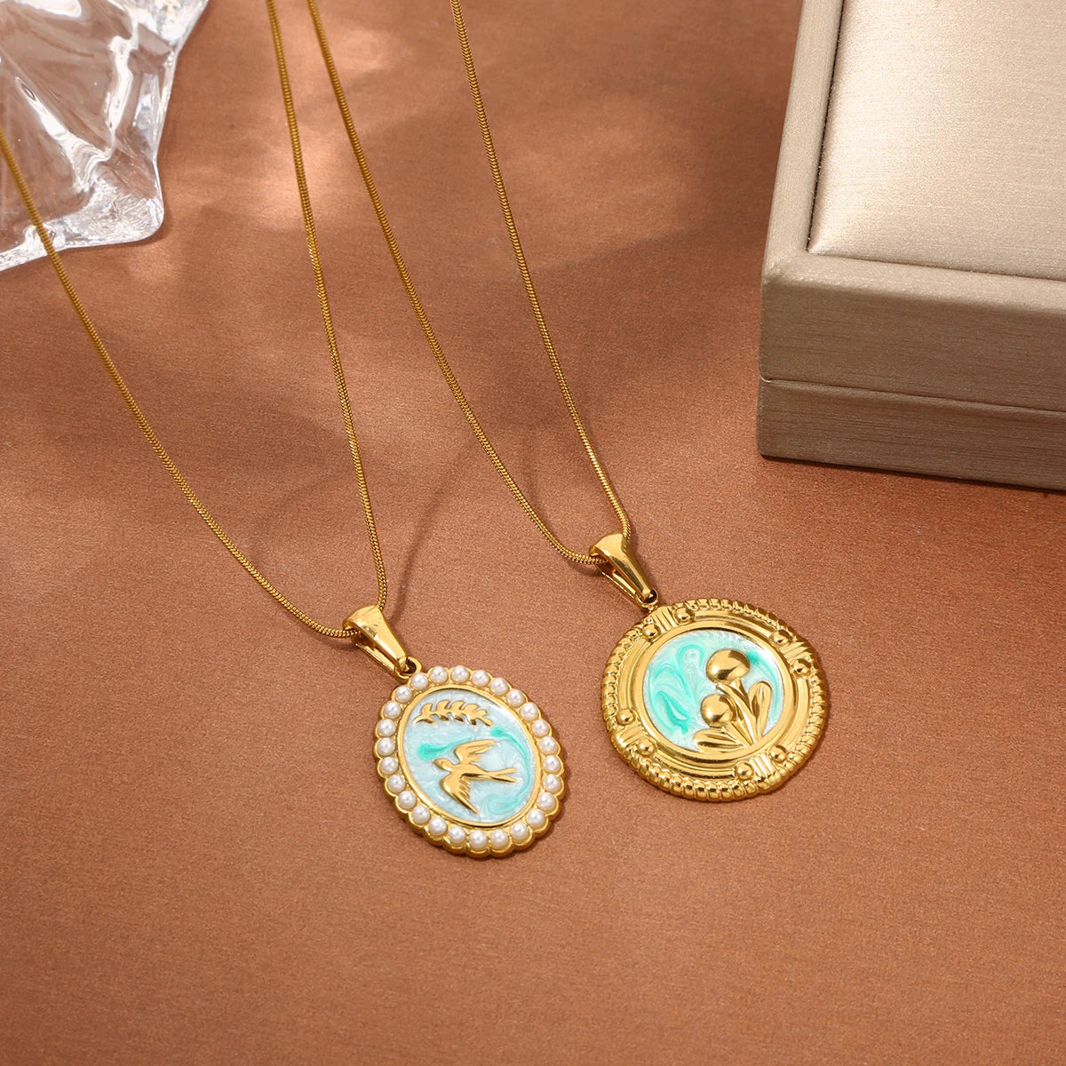Minimalist Trendy Stainless Steel Flower Gold-Plated Pendant Necklaces