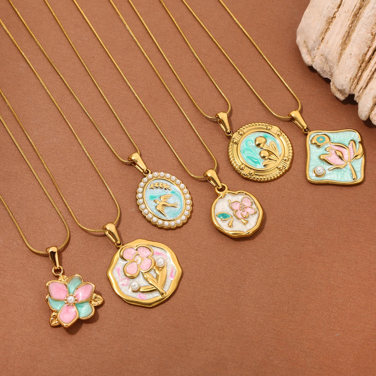 Minimalist Trendy Stainless Steel Flower Gold-Plated Pendant Necklaces