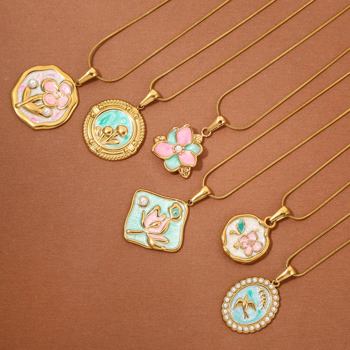 Minimalist Trendy Stainless Steel Flower Gold-Plated Pendant Necklaces